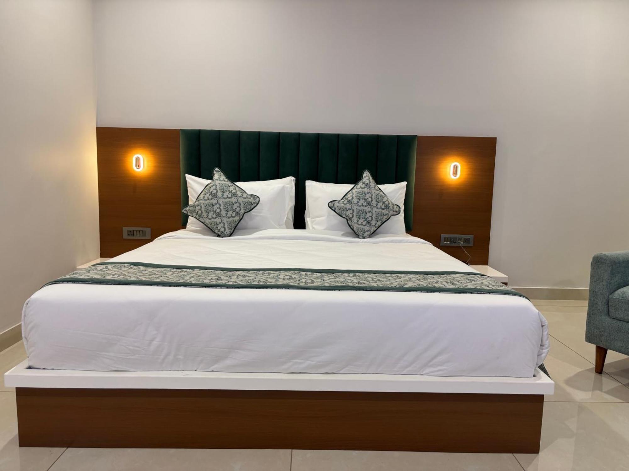 Hotel The Crown Inn Jhunjhunu 外观 照片