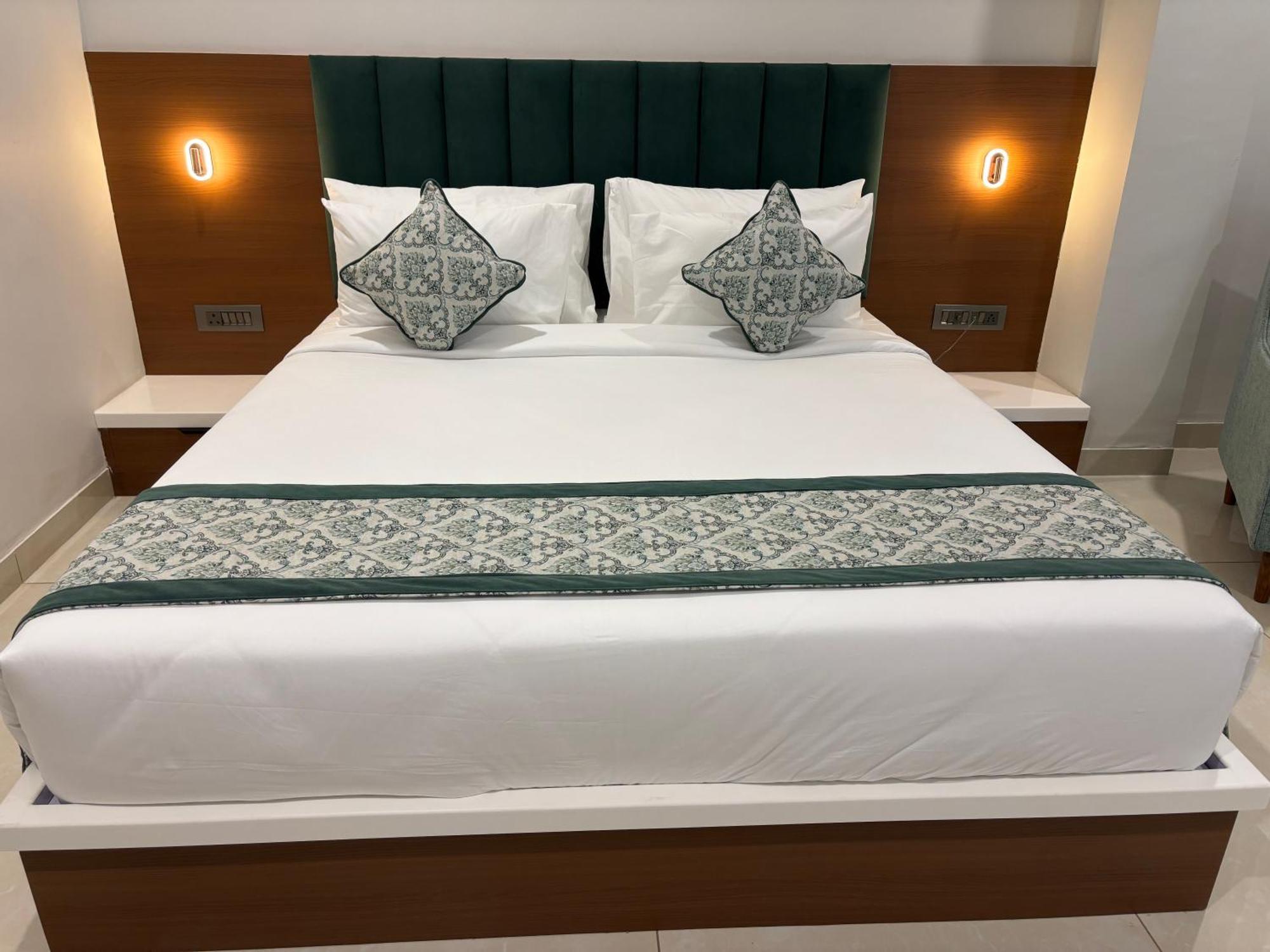 Hotel The Crown Inn Jhunjhunu 外观 照片