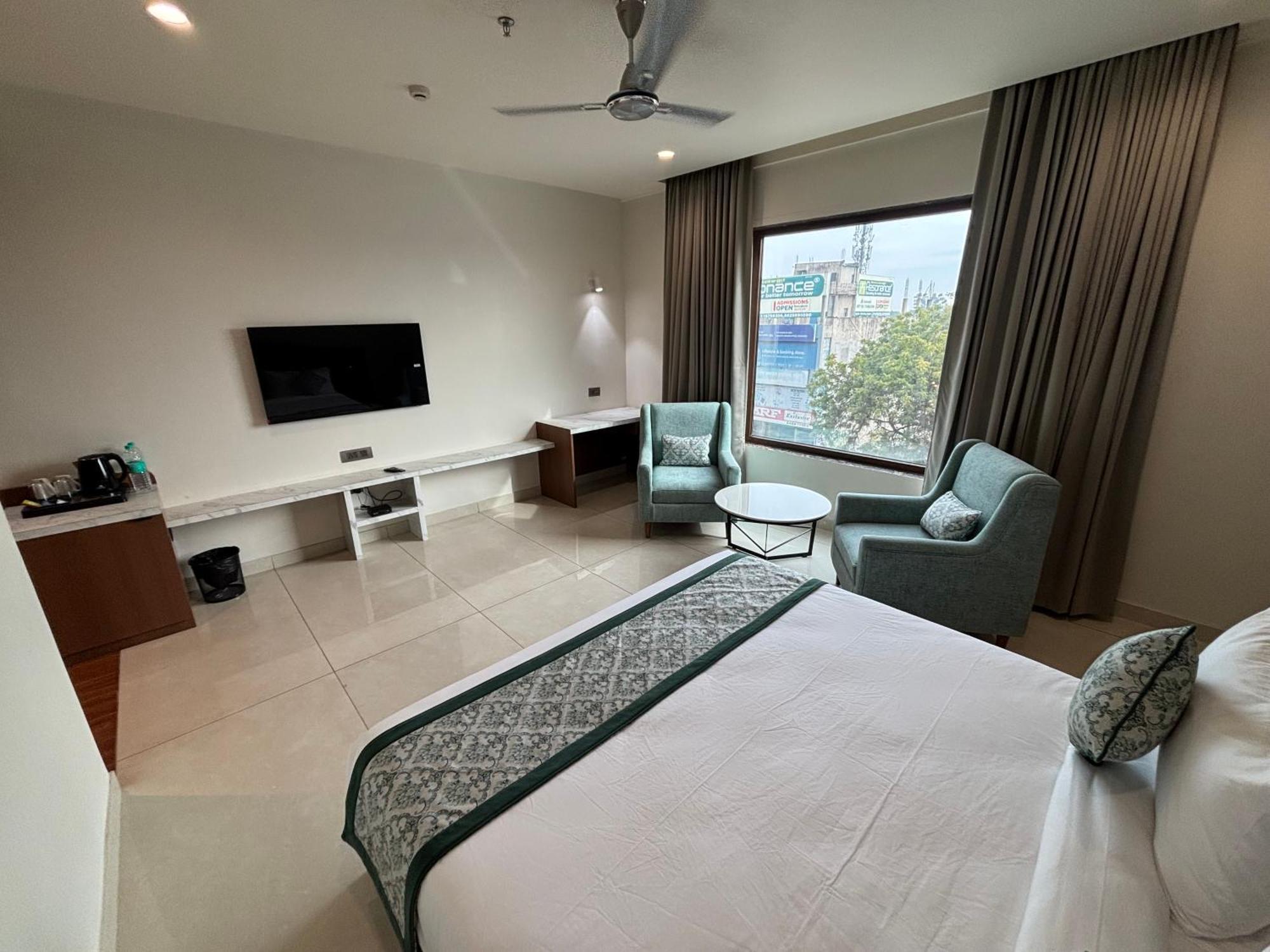 Hotel The Crown Inn Jhunjhunu 外观 照片