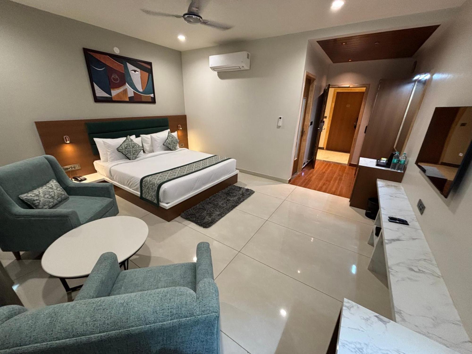 Hotel The Crown Inn Jhunjhunu 外观 照片