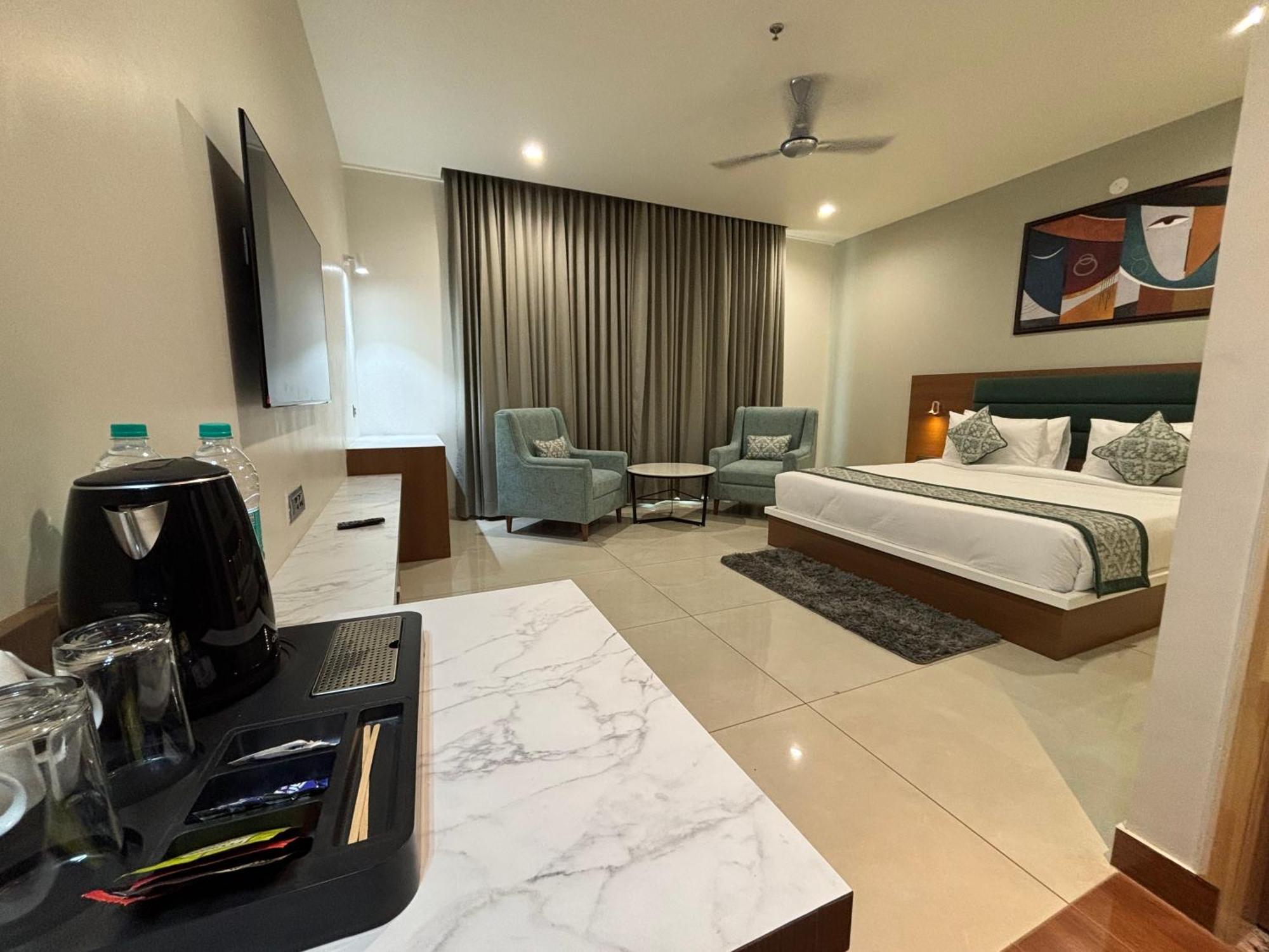 Hotel The Crown Inn Jhunjhunu 外观 照片