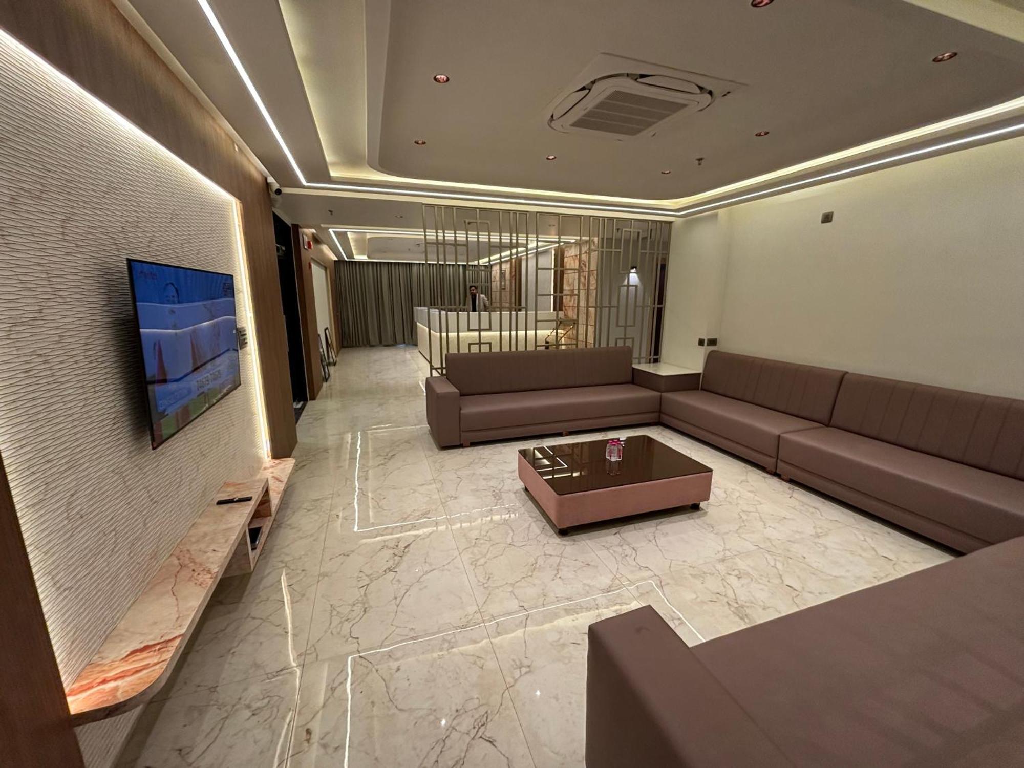 Hotel The Crown Inn Jhunjhunu 外观 照片