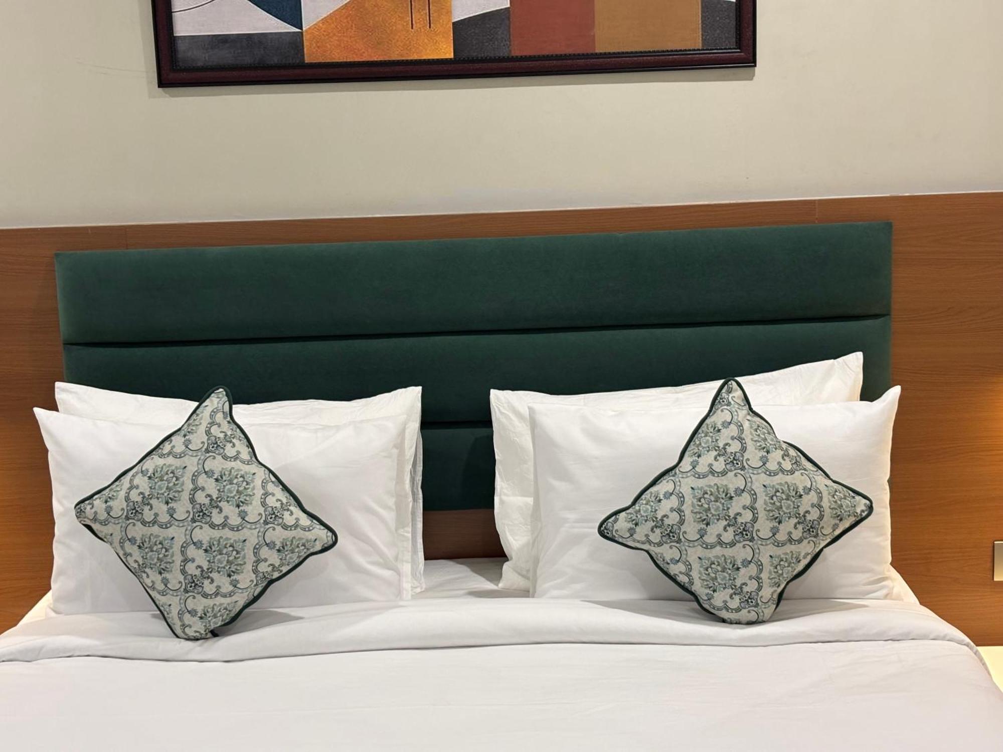 Hotel The Crown Inn Jhunjhunu 外观 照片