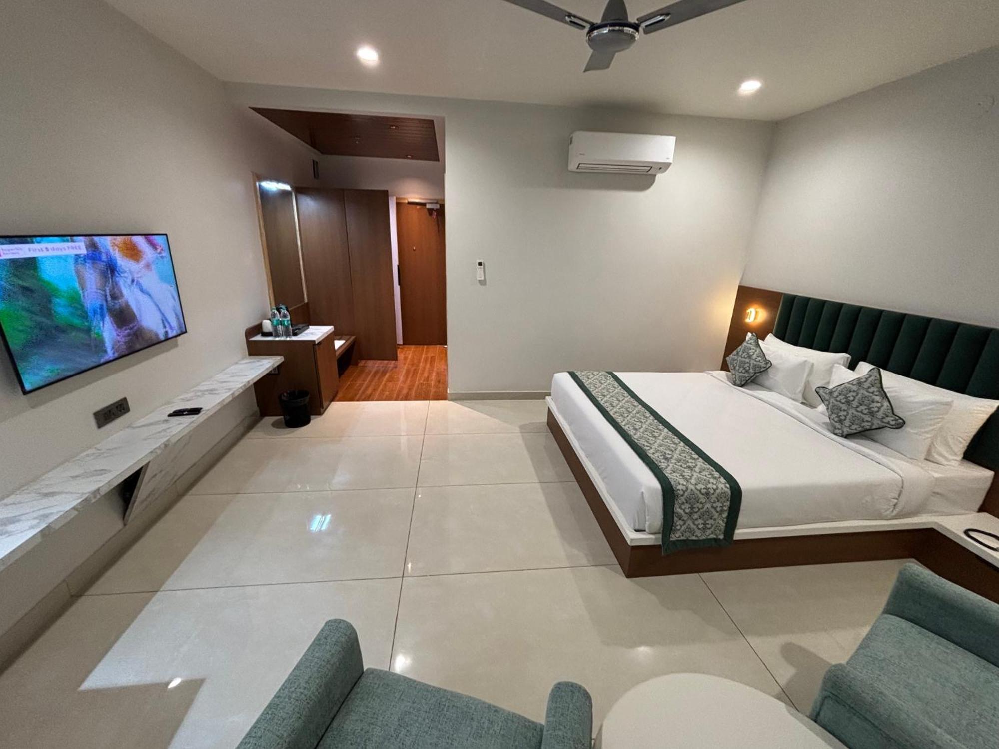 Hotel The Crown Inn Jhunjhunu 外观 照片