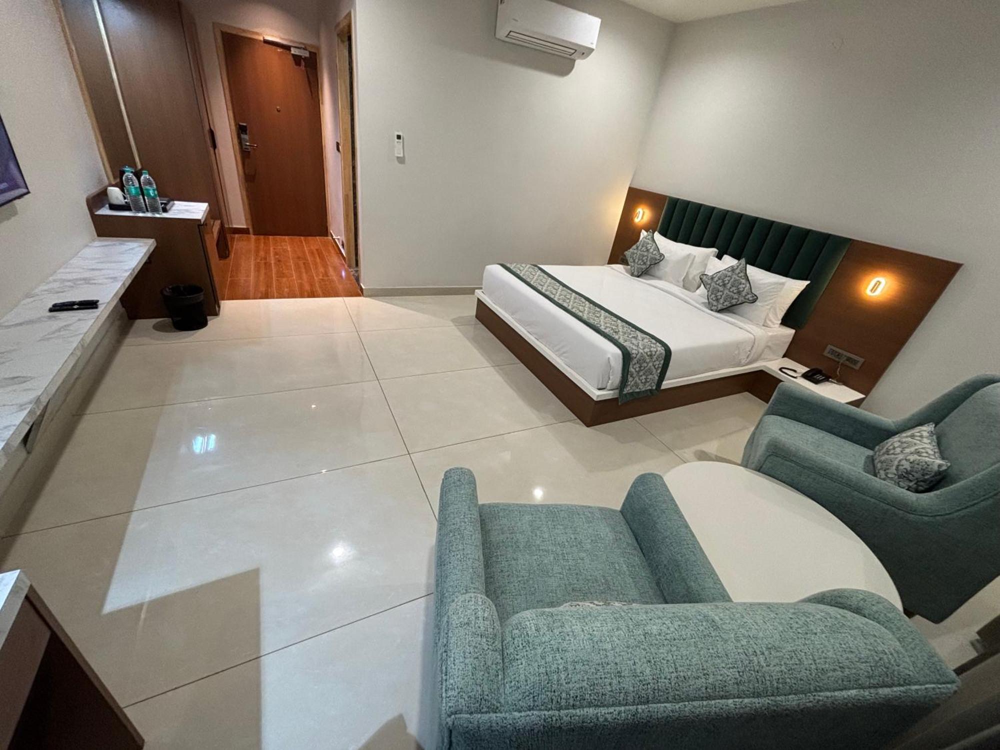 Hotel The Crown Inn Jhunjhunu 外观 照片