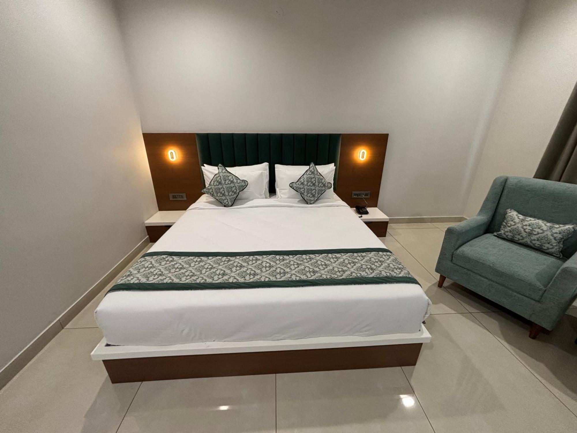 Hotel The Crown Inn Jhunjhunu 外观 照片