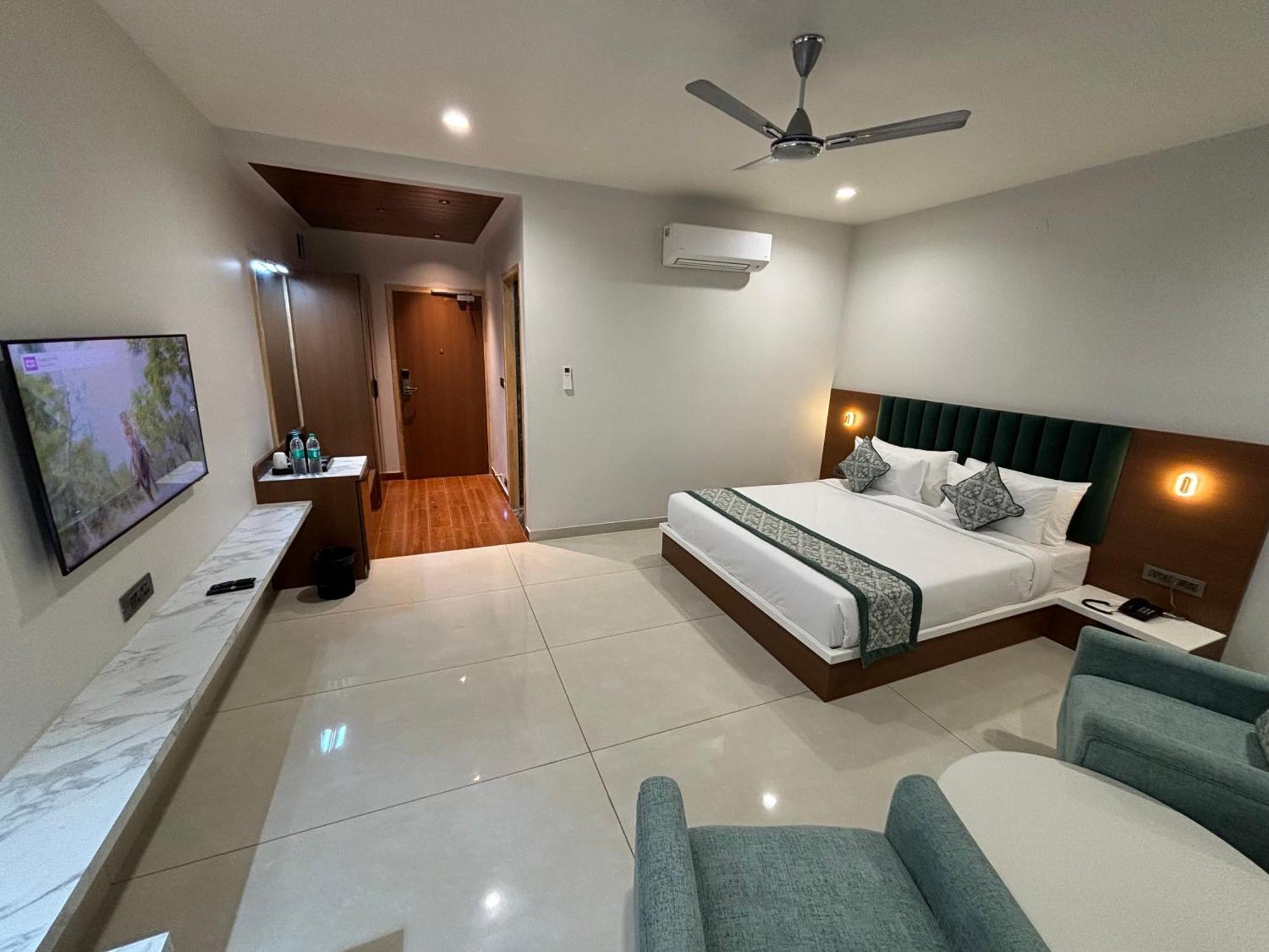 Hotel The Crown Inn Jhunjhunu 外观 照片